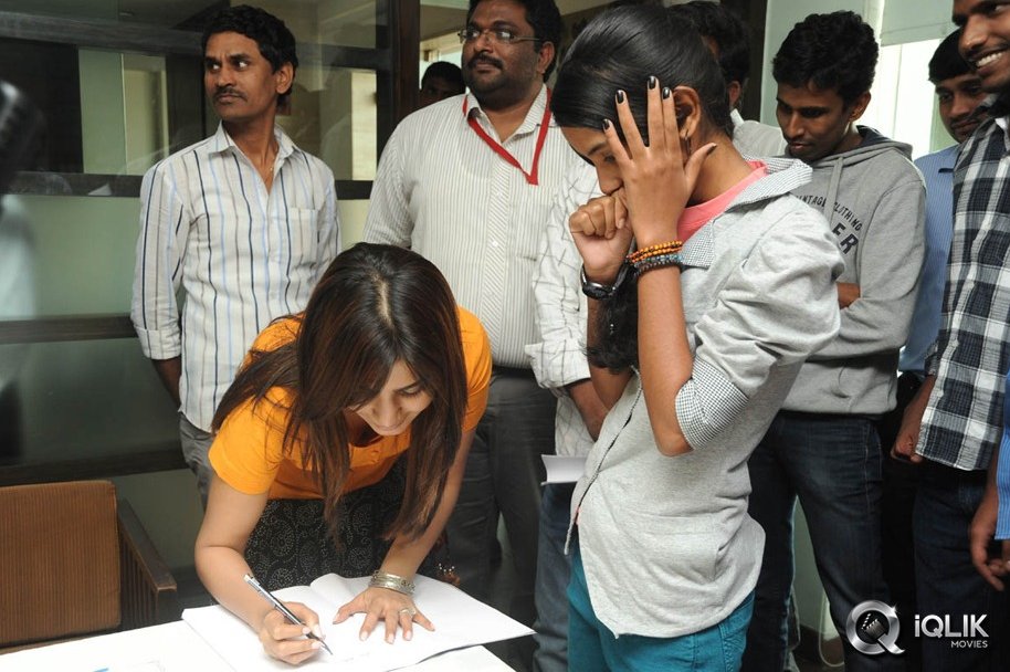 Samantha-at-Attarintiki-Daredi-50-days-Charity-Pressmeet